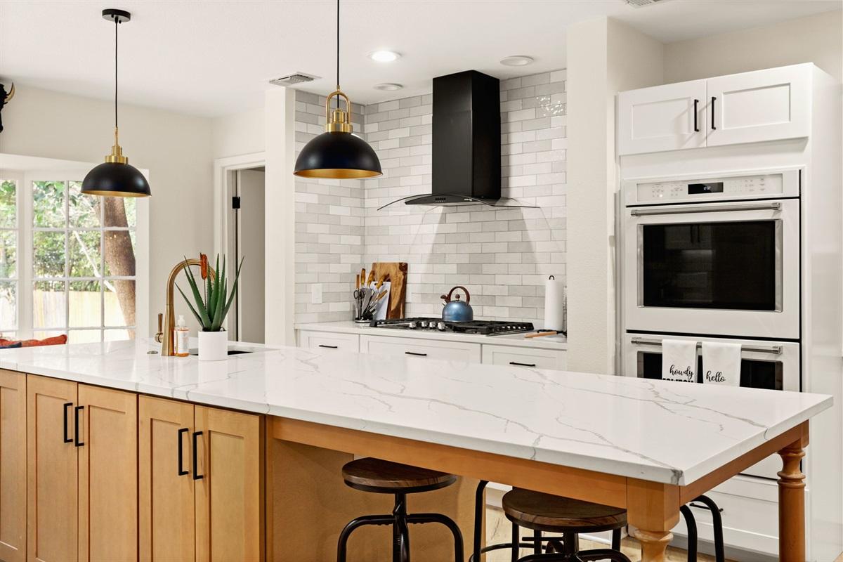 With sleek countertops, modern appliances, and a thoughtfully designed space, you’ll feel like a chef ready to whip up a masterpiece!